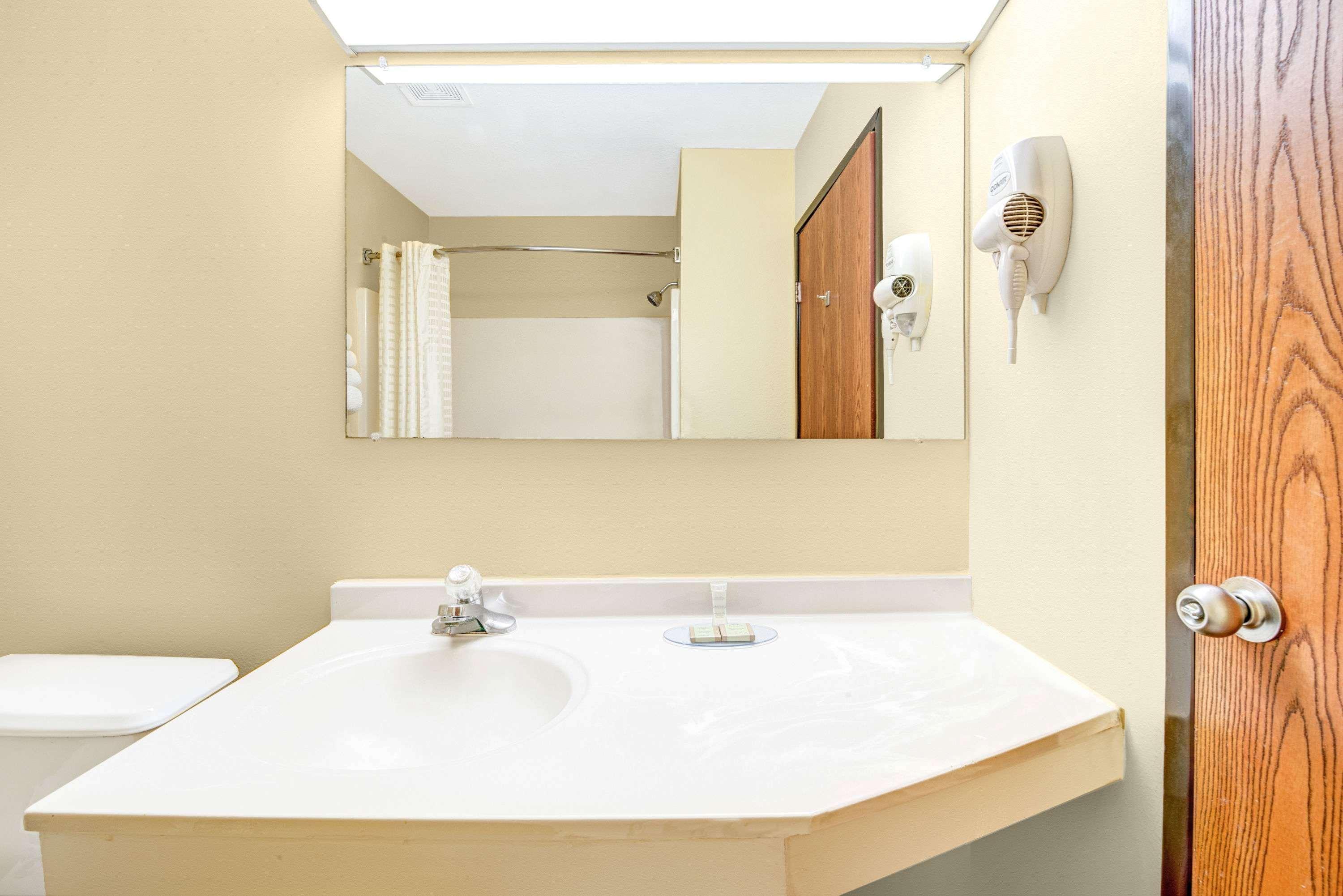 Super 8 By Wyndham Mckinney/Plano Area Екстер'єр фото